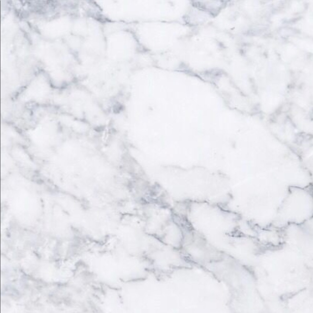 Meet your Posher, Chloe